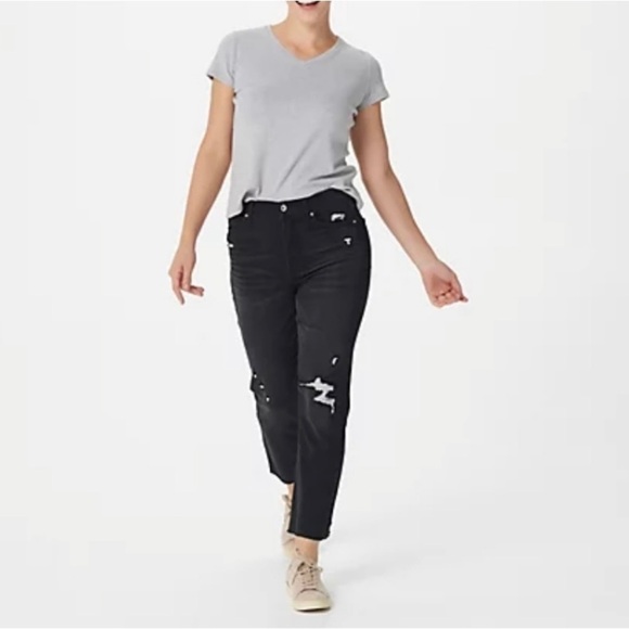 Serra Retreat Denim - 20. NWT Serra Retreat Distressed Black Jeans Size 0